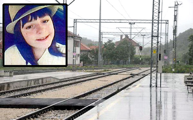 НИКШИЋ ТУГУЈЕ: Девојчица настрадала на прузи слушајући музику